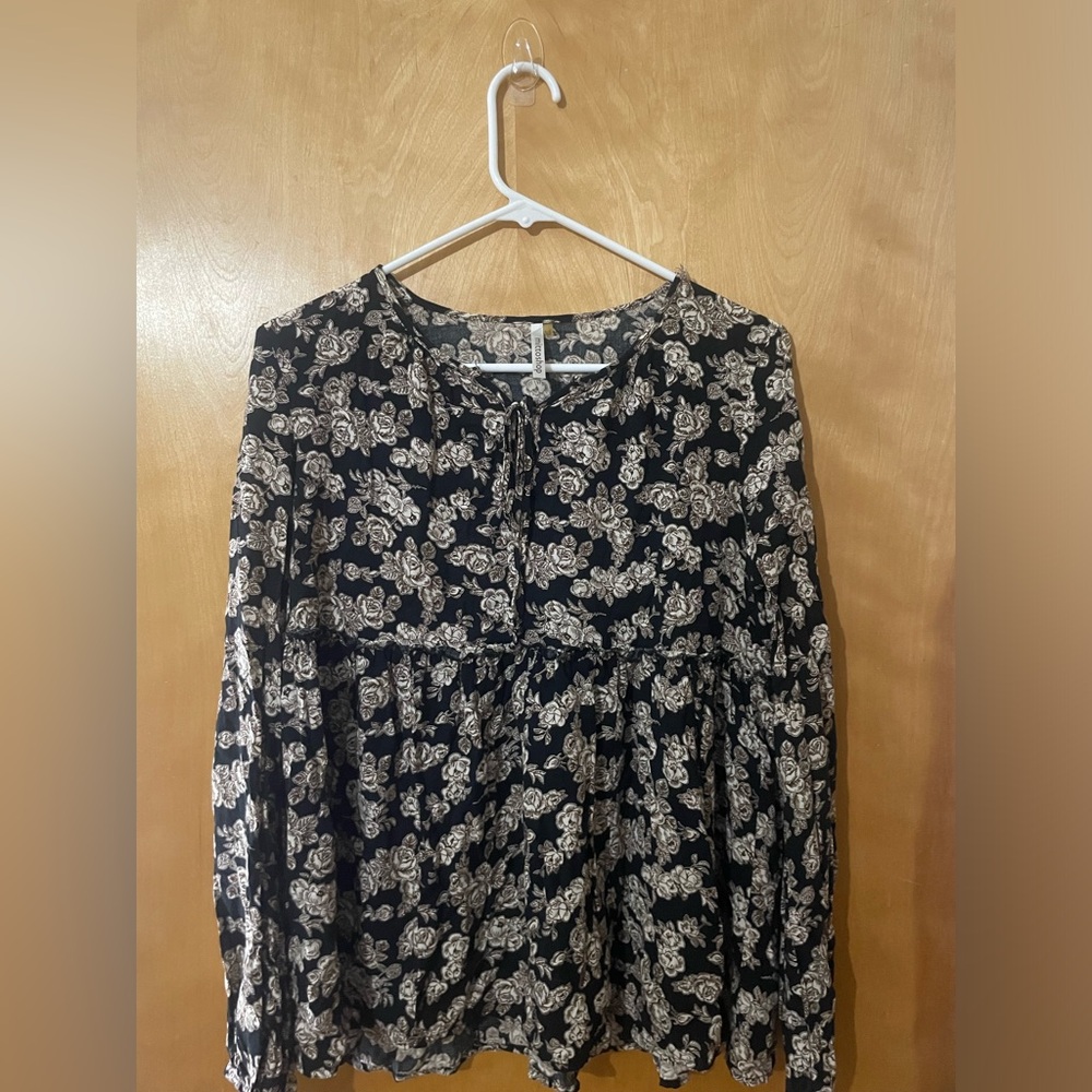 Brand:Mittoshop 
Size:Small 
Color:Black with Nude/Brown floral print